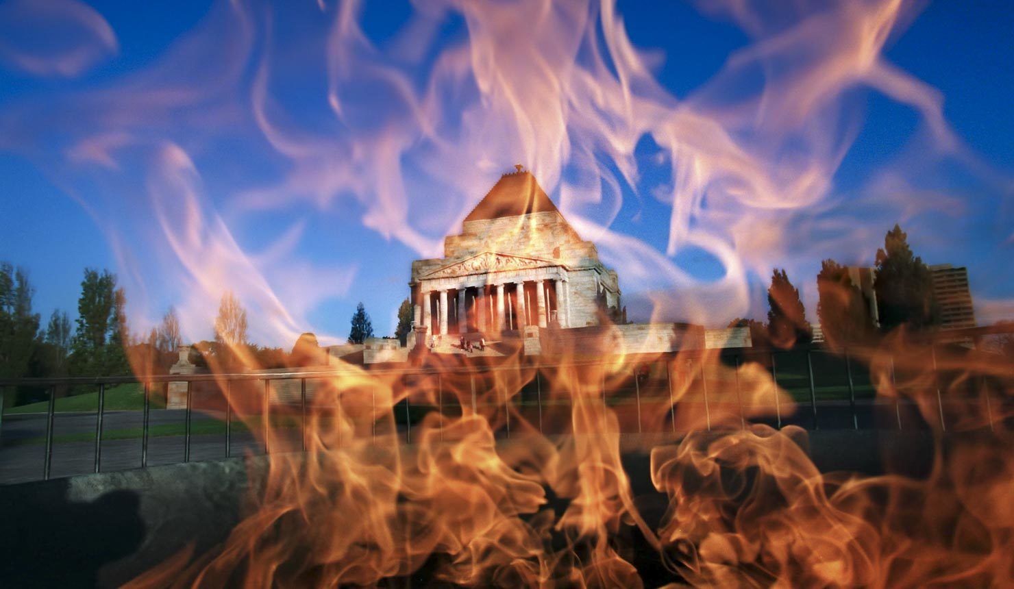Melbourne's Shrine of Remeberance & Eternal Flame